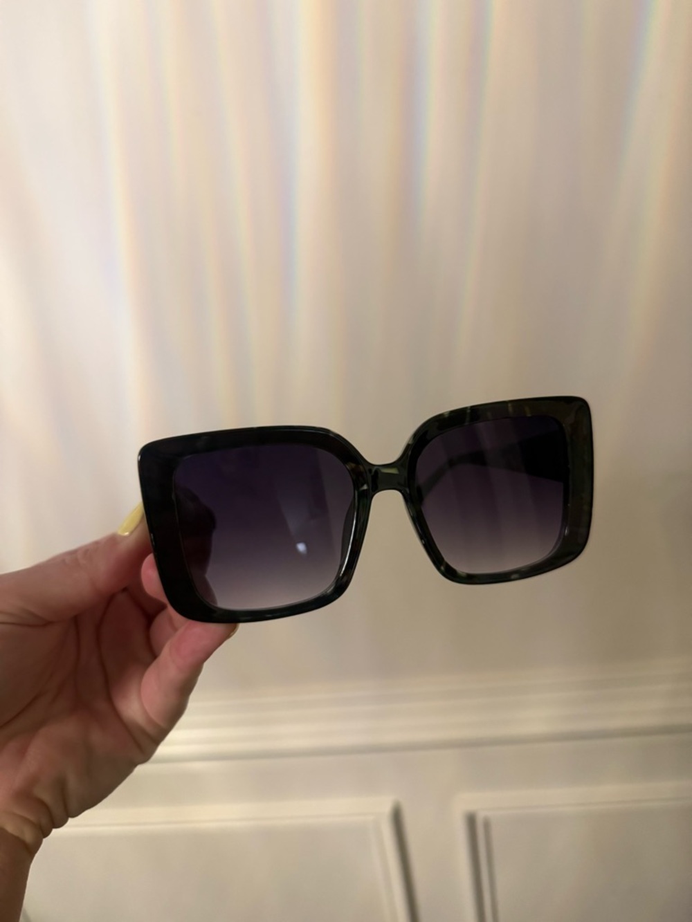 Black Oversized Women's Sunglasses